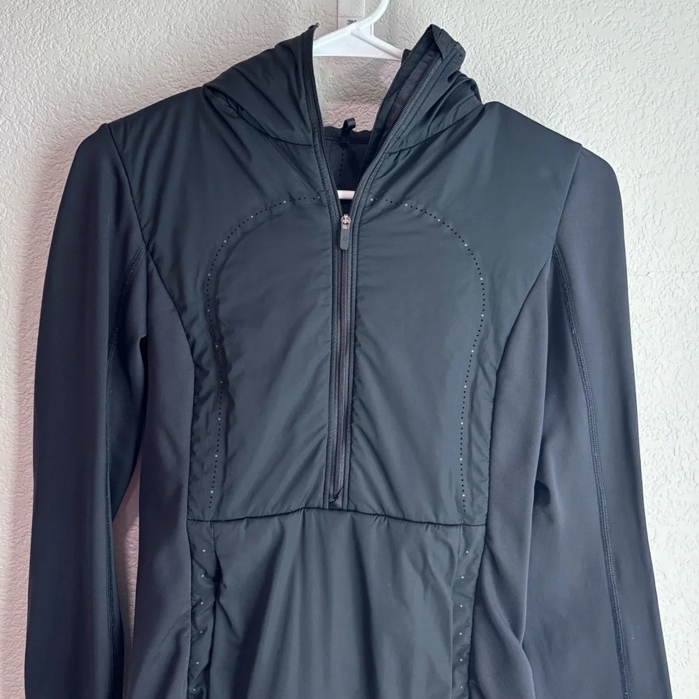 Lululemon Run For Cold Pullover Quarter Zip Jacket Black Women’s Size 2